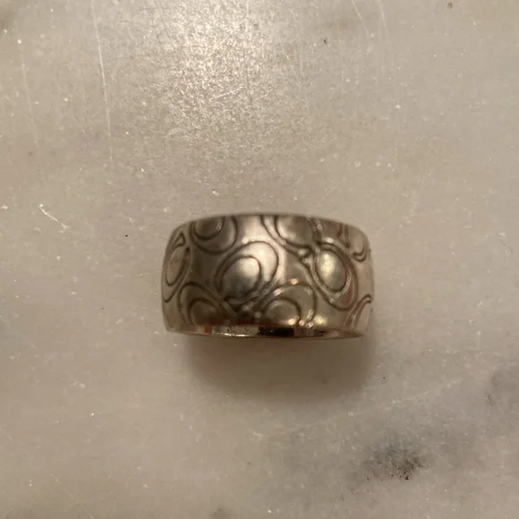 Coach Ring - Picture 2 of 4